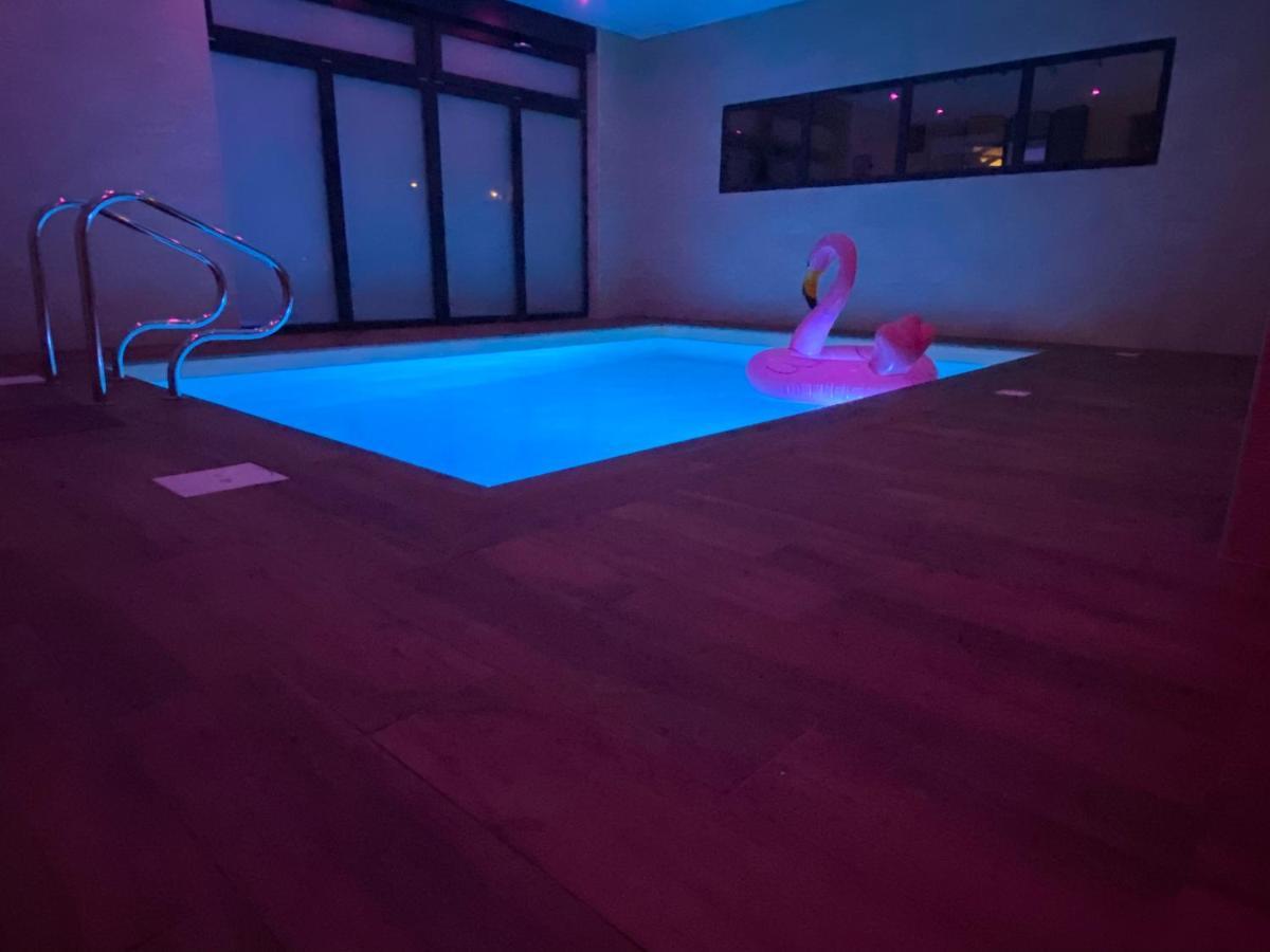 Loft Spa Reims-Fr 250M2 Privatifs, Piscine Interieure Chauffee, Spa Et Parking エクステリア 写真