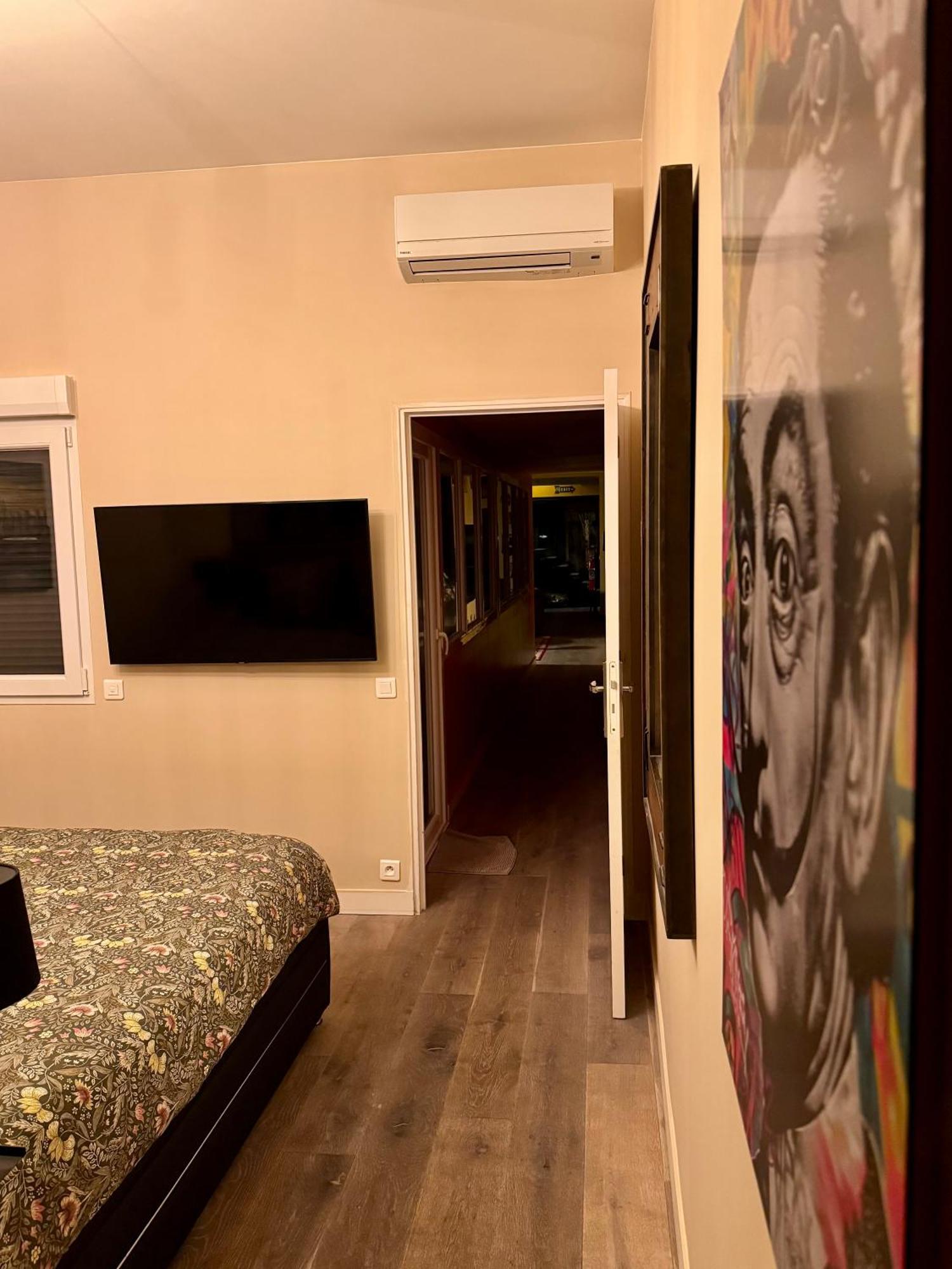Loft Spa Reims-Fr 250M2 Privatifs, Piscine Interieure Chauffee, Spa Et Parking エクステリア 写真